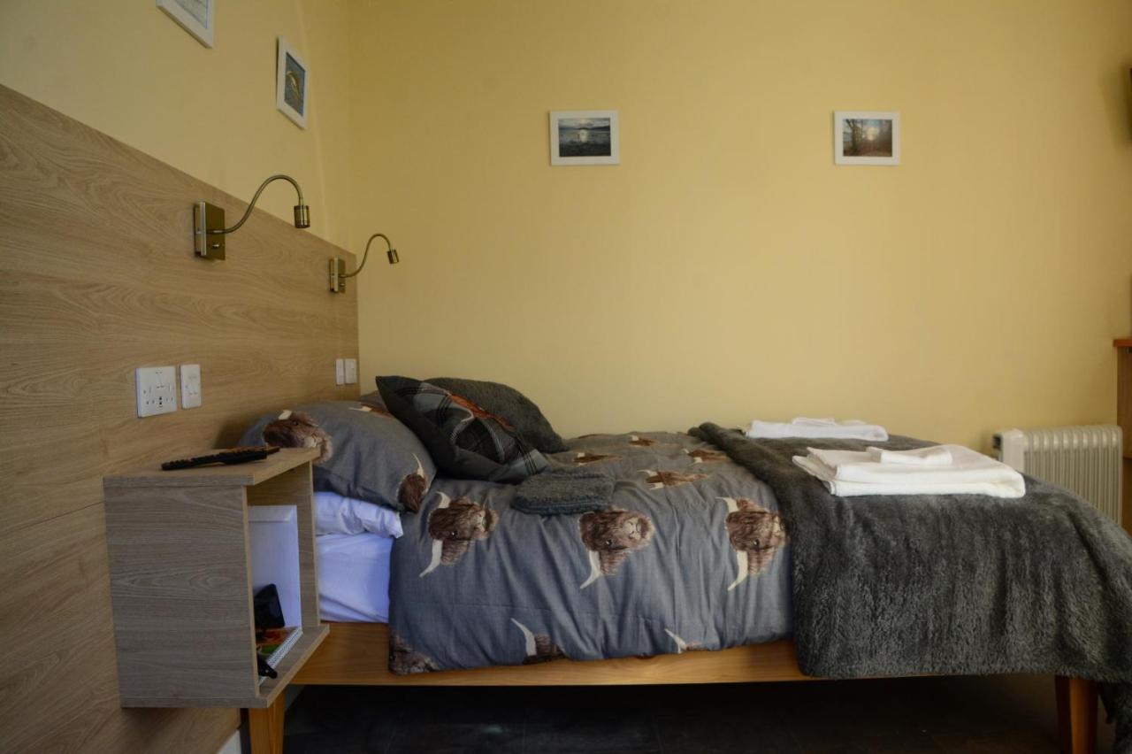 Room At The Back, 2 George Street Avoch Bagian luar foto