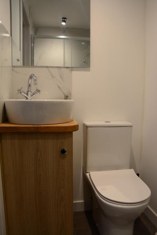 Room At The Back, 2 George Street Avoch Bagian luar foto